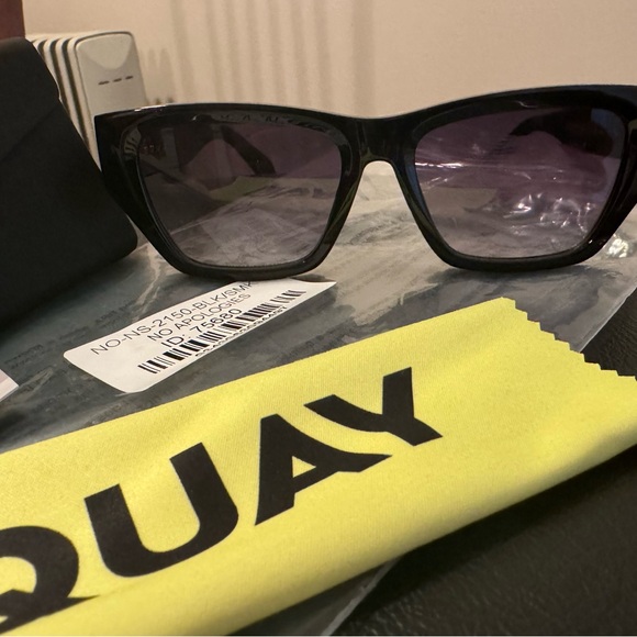 NWT Quay “NO APOLOGIES” blk frame/smk lense NEW DROP Super HOT Must Have Sunnies - Picture 3 of 9